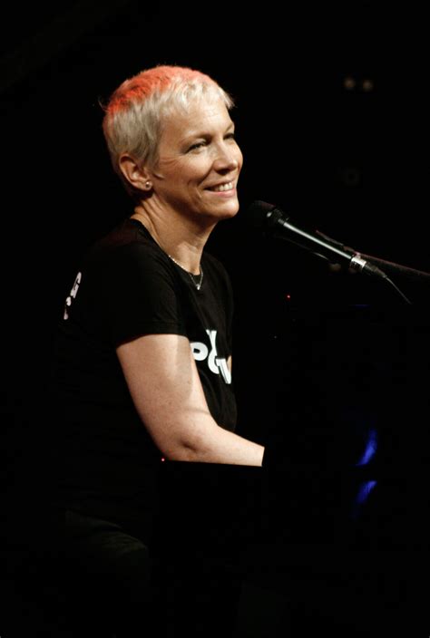 Annie Lennox – Wikipedia